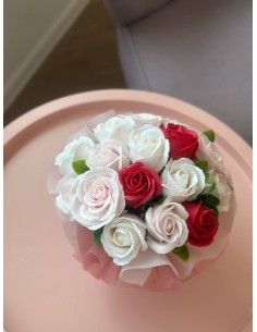 Bukiet z mydlanych róż –...