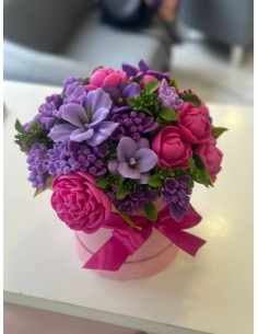 Aksamitny Bukiet Piwonii i Bzu 2