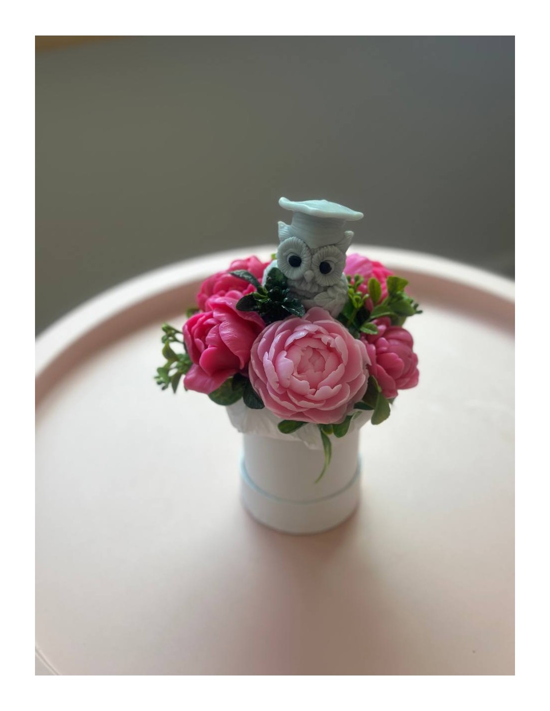 Mydlana Kompozycja – Mini Bukiet z Piwoniami i Sową