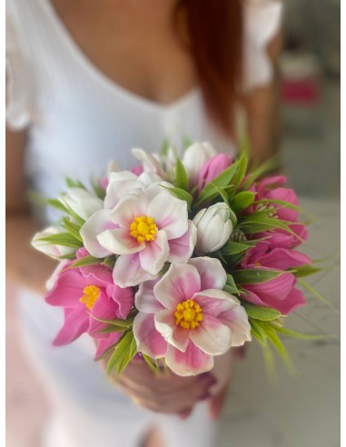 Mydlany bukiet jasnoróżowych magnolii...