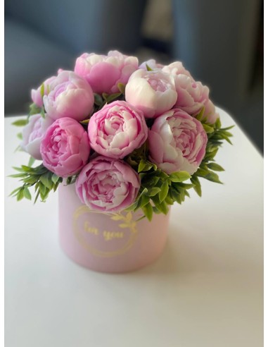 Mydlany bukiet jasnoróżowych piwonii...