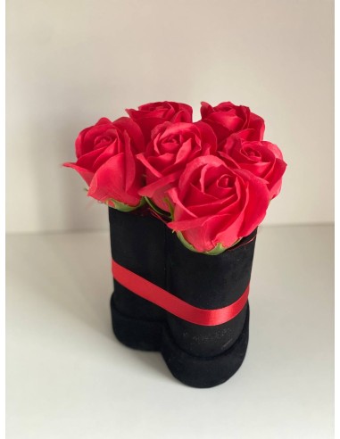 Czarny welurowy box serce z...