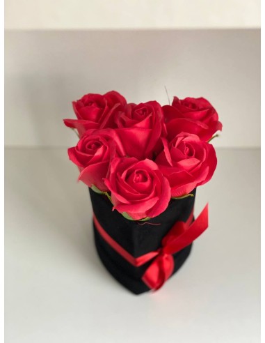 Czarny welurowy box serce z...