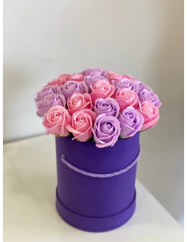 Bukiet róż w pudełku welurowym...