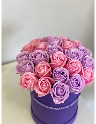 Bukiet róż w pudełku welurowym...