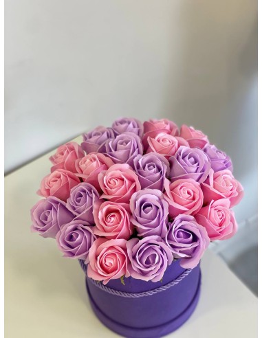 Bukiet róż w pudełku welurowym...