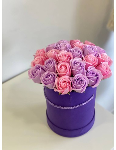 Bukiet róż w pudełku welurowym...